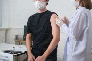 Ministerul Sănătăţii: Vaccinarea anti-COVID nu este disponibilă
